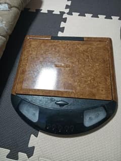 フリップダウンモニターのサムネイル