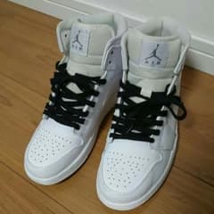 NIKE AIR JORDAN1 MIDのサムネイル