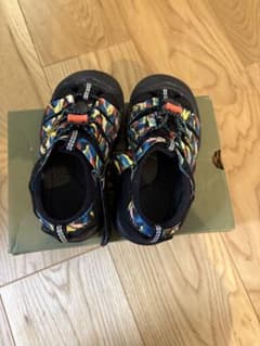 【新品keen】ニューポートH2 キッズサンダル 16cmのサムネイル