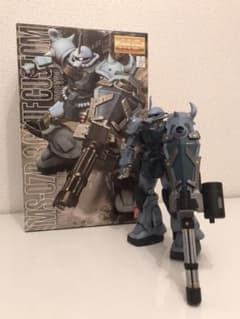 【値下げ】ガンプラ 完成品　グフカスタム塗装済み1/100 MGのサムネイル