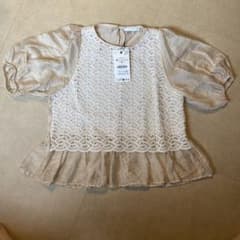ZARA新品ブラウスのサムネイル