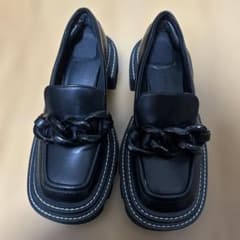 CHARLES&KEITH ペルリーネ チャンキーチェーンローファー 37 厚底のサムネイル