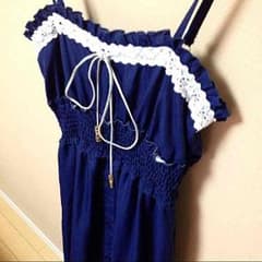紺のワンピースのサムネイル