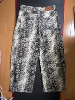 9090 パイソン柄 デニムパンツのサムネイル