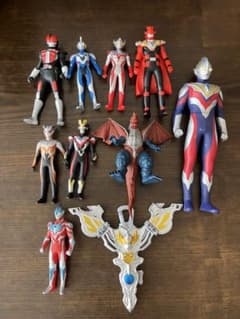 ウルトラマン、怪獣、仮面ライダー、戦隊フィギュア など10体セット