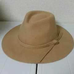 ベージュハットのサムネイル