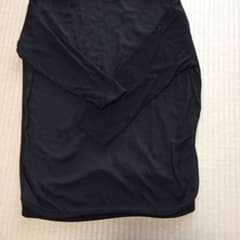 前身頃がシフォン生地になっています、裾部分にタックが入っていますのサムネイル