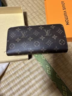 VUITTON 財布のサムネイル