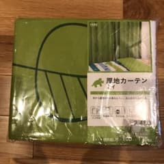 カーテンのサムネイル