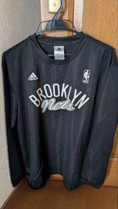 adidas BROOKLYN NETS 長袖Tシャツ Oサイズ ブラックのサムネイル