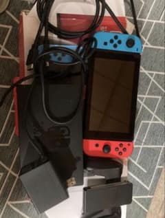 Nintendo Switch 本体 赤/青 充電器付きのサムネイル