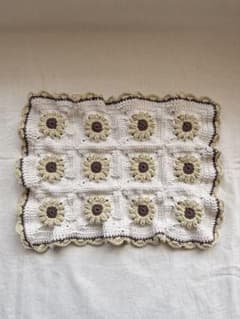 セール　編み物　かぎ針編み　マルチカバー　モチーフ編み　ハンドメイド　ひまわりのサムネイル