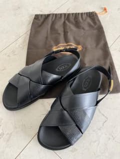 ✳︎最終値下げ✳︎TOD'S レザー クロスストラップ サンダル ブラック TOD'S レザー クロスストラップ サンダル ブラック - メルカリ