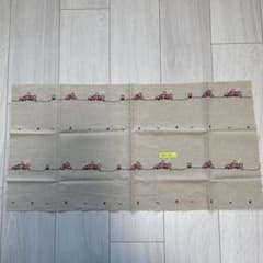 花柄刺繍のベージュ生地 68 x 34 cmのサムネイル