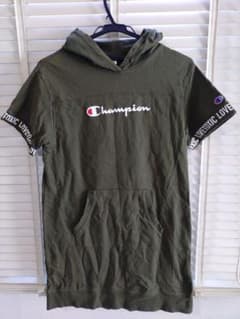 Champion LOVETOXIC コラボ 半袖パーカー （カーキ）のサムネイル