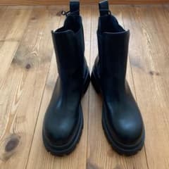 ZARA  トラックソール付きショートブーツのサムネイル