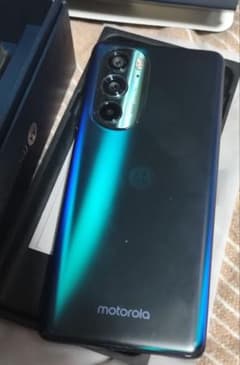 中古美品　使用期間僅少　Motorola モトローラ　edge30proのサムネイル