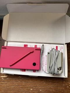Nintendo DSi 箱付きのサムネイル