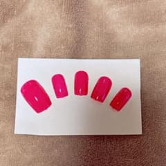 光沢ピンクネイルチップのサムネイル