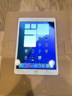 Apple iPad 第8世代 128GB バテッリー容量93%のサムネイル