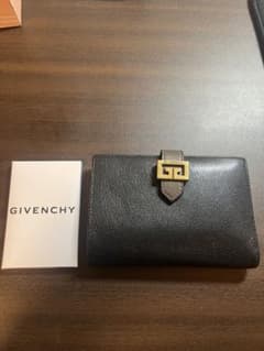 GIVENCHY二つ折り財布　ジバンシィのサムネイル