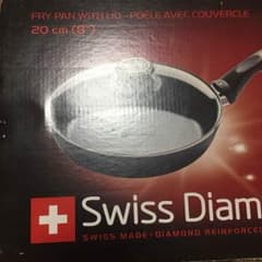 スイスダイヤモンド フライパン 20センチ 蓋つきのサムネイル