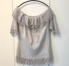 ISSEY MIYAKE FETE トップス グレージュのサムネイル