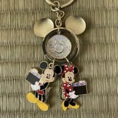 ディズニーストア30周年 ミッキー＆ミニー キーホルダー - メルカリ
