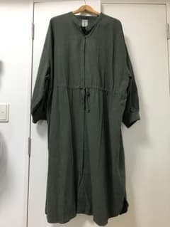 シャツワンピース　カーキ色　新品未使用　サイズ6（9-10L）のサムネイル