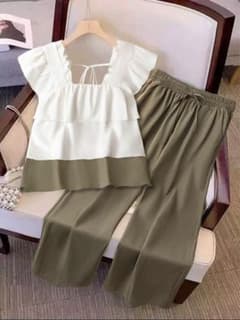 フリル付きトップスとパンツセットアップのサムネイル