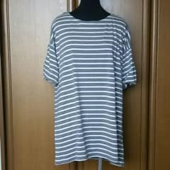 袖が可愛いボーダーTシャツのサムネイル