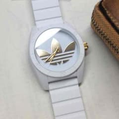 adidas 時計のサムネイル