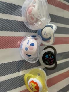 おしゃぶり5個セット　ヌーク　NUK GENIUS  、combi  、ピジョンのサムネイル