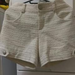 ホワイト ショートパンツのサムネイル