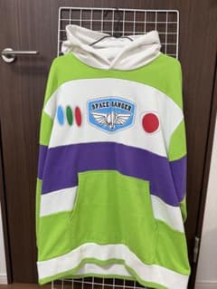バズライトイヤーフーディのサムネイル