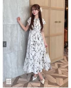 新品タグ付き‼️GRL花柄フリルスリーブティアードワンピース[tg864]のサムネイル