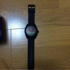 アディダス時計のサムネイル