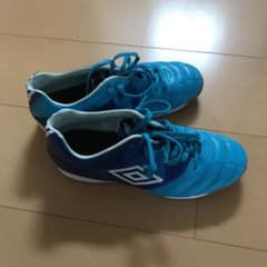 umbro フットサルスニーカー 23cmのサムネイル