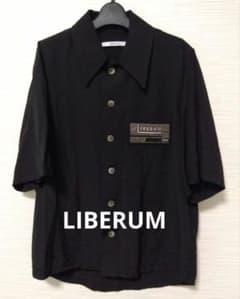 美品 LIBERUM リベルム ブラック 半袖シャツ ワッペンのサムネイル