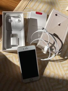 iPhone8 64GB simフリーのサムネイル