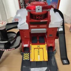トミカ 無線でピピッと出動 変形ファイヤーステーションのサムネイル
