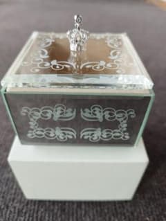 LAZY SUSAN ガラス製アクセサリーケース LAZY SUSAN アクセサリーケース ガラス製 - メルカリ