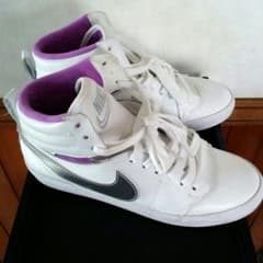 Nike ハイカットスニーカーのサムネイル