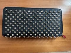 まなぶんぶん様専用　ルブタン長財布のサムネイル