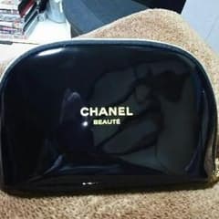 シャネルポーチ 新品・未使用 （中）シェル様専用のサムネイル