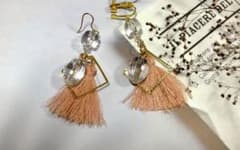 ピンクタッセルゴールド　ピアス／イヤリングのサムネイル