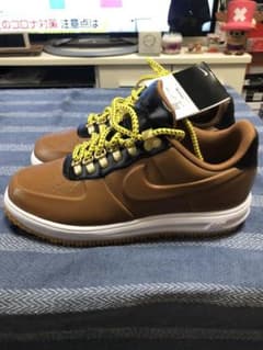 NIKEのサムネイル