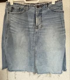 ① デニムスカート ヴィンテージ 古着 ダメージジーンズ 台形スカートのサムネイル