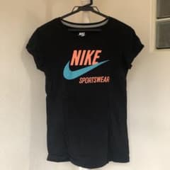 NIKE ナイキ Tシャツのサムネイル