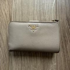 PRADA 二つ折り財布 サフィアーノレザー ベージュのサムネイル